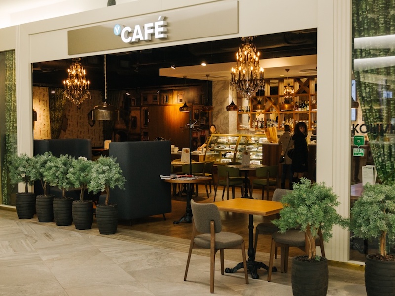 V Café